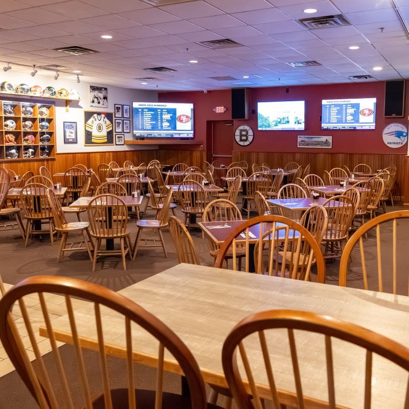 Gippers Sports Grill - Main Dining Room